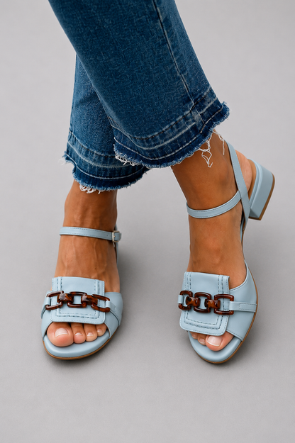 Azzurra – Sandali Eleganza Costiera