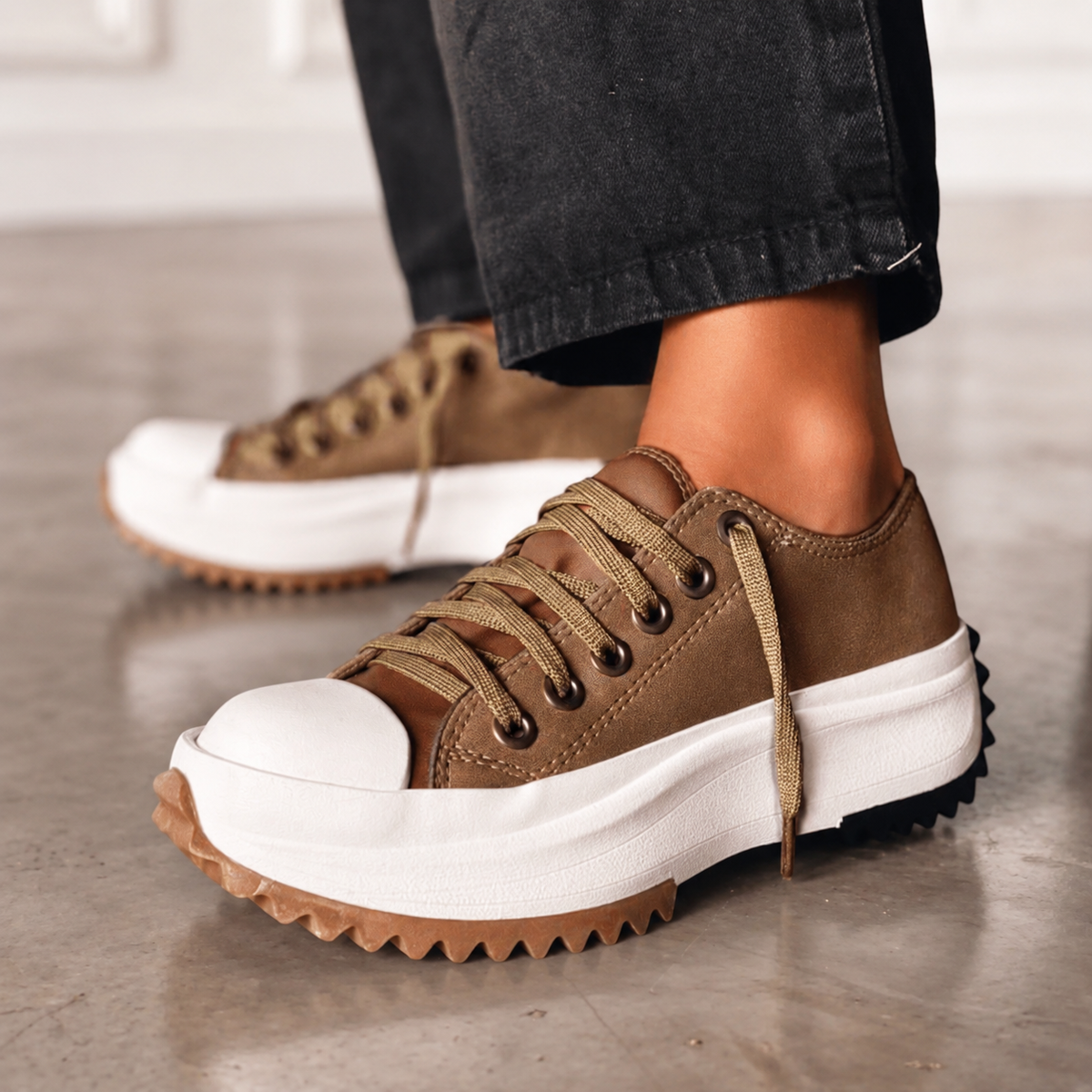 Erika – Scarpe Comfort con Suola Dentellata